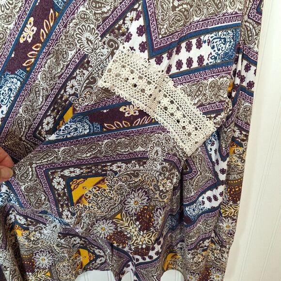 Cato Woman 26/28W Pullover V Neck Tunic Top‎ Brown Multi Bell Sleeves Crochet - Picture 6 of 9